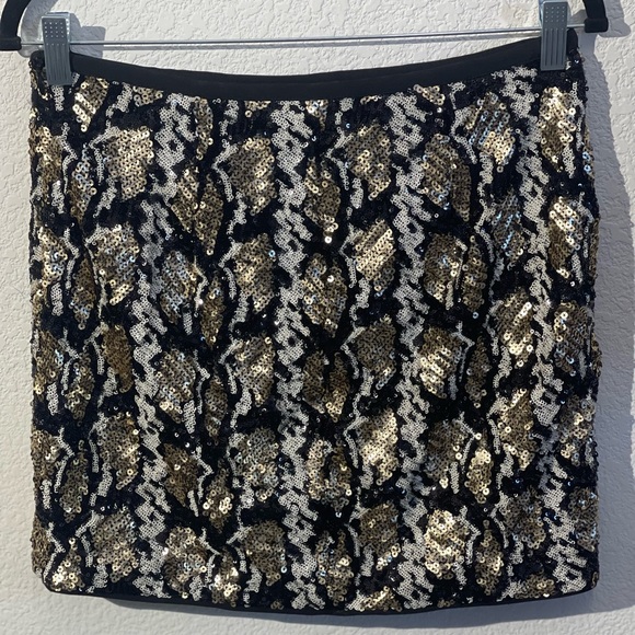 Guess Embellished Leopard Printed Skirt  
Style # W54D40W71S1 - Picture 2 of 6